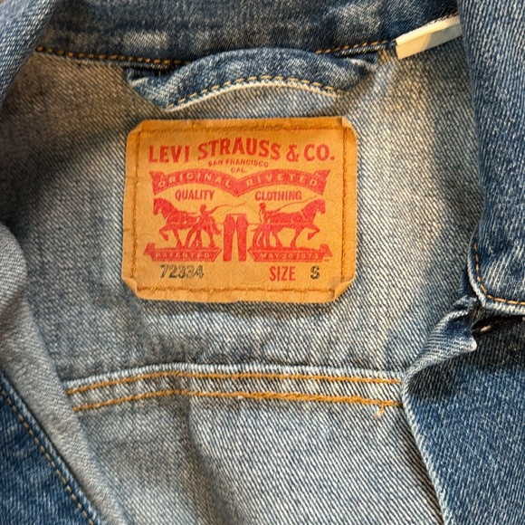 Denim jacket - Picture 2 of 4
